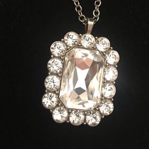 I’m a trust fund baby necklace.